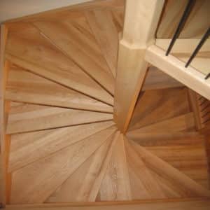 06-10 Escalier colimaçon sur 2 étages ou 4/4 tournant