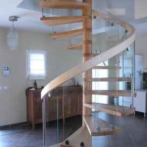 10-02 Escalier colimaçon main courante en lamellé collé